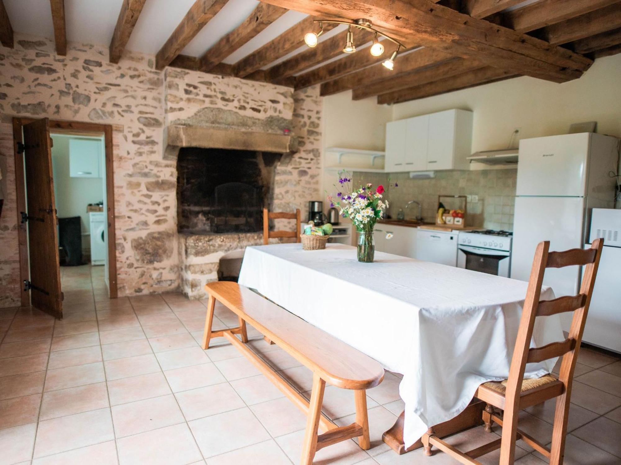 Gite De Charme Renove Avec Cheminee, Terrasse Et Proche Randonnees - Capacite 13 Pers. - Fr-1-410-179 Saint-Léonard-des-Bois Eksteriør billede
